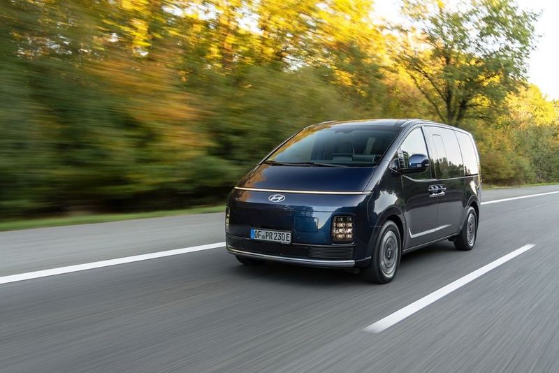 With the Staria, Hyundai now offers a comfortable electric van.(Source:  Hyundai)