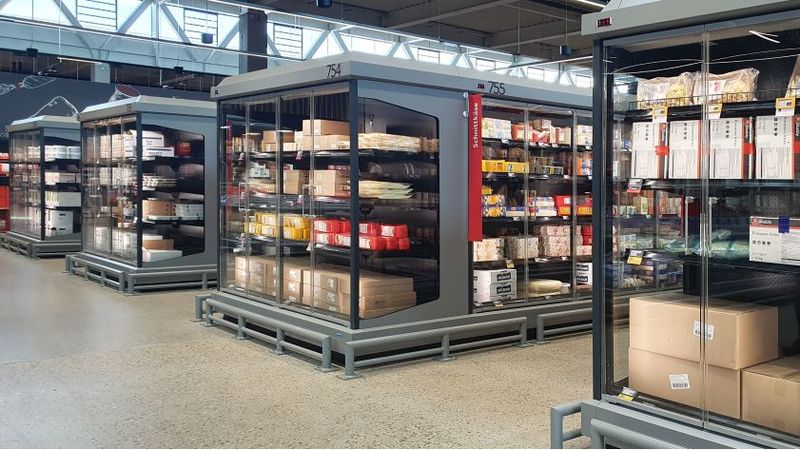 Im 2024 eröffneten Transgourmet-Abholmarkt in Wals-Siezenheim (Österreich) kommen zahlreiche transparente Kühleinrichtungen von Hauser zum Einsatz.(Bild:  Hauser)