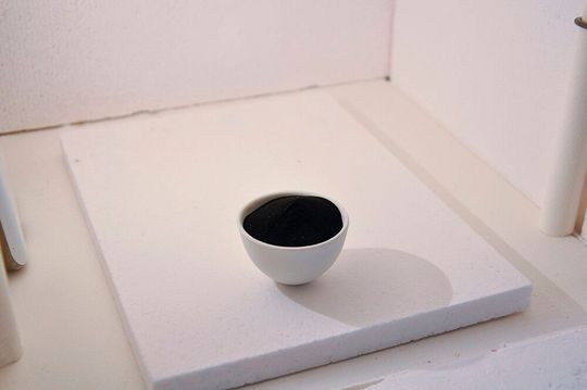 Hard Carbon, gewonnen aus Lignin, einem Nebenprodukt der Holzindustrie, ist die Basis für die neue Elektrode des Fraunhofer IKTS.(Bild:  Fraunhofer IKTS)