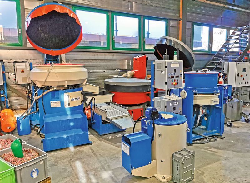 Im Technikum steht auch eine Vielzahl unterschiedlicher Gleitschleifanlagen zur Verfügung. (Bild: Vollrath)