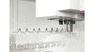 Weltrekord dank Hydrostatik: Das hydrostatisch gelagerte 5-Achs-Bearbeitungszentrum Starrag S1250 HD erzielte bei der Bearbeitung von Titanbauteilen eine weltweit bisher unerreichte Zerspanrate.  (Bild: Starrag)