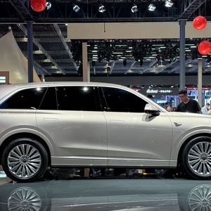 Vor allem große Elektro-SUVs tummeln sich auf den Ständen der vielen Aussteller in Shanghai.(Bild:  sp-x)
