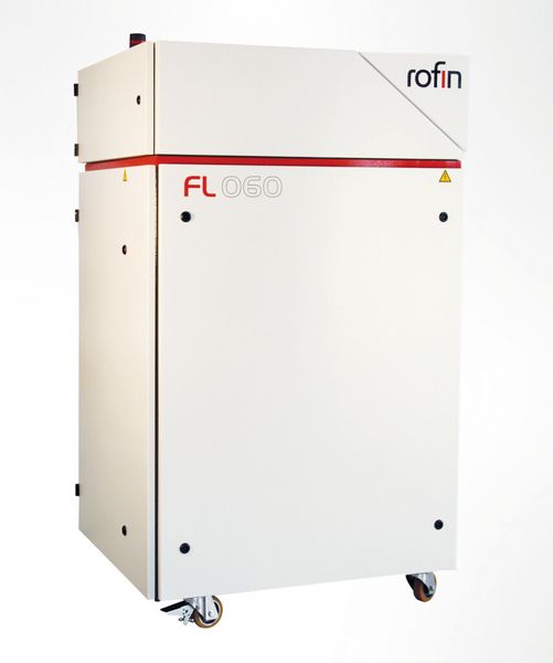 Der FL 060 von Rofin-Sinar ist mit leistungsstärkeren Pumpmodulen ausgestattet worden. Er bietet jetzt eine Laserleistung von 6 kW aus nur vier Faserlasereinheiten mit je 1,5 kW Ausgangsleistung und entsprechender Leistungsreserve. (Bild: Rofin)