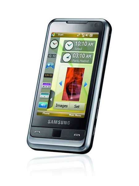 Samsung nennt das SGH-i900 »Omnia« und macht mit diesem Alleskönner Apple Konkurrenz. (Archiv: Vogel Business Media)