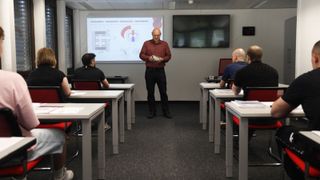 schulungen (GRIBI Hydraulics AG)