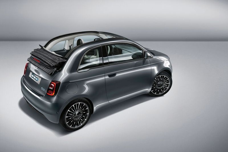 Angetrieben wird der Kleinwagen von einem 87 kW/118 PS starken E-Maschine. (Bild: Fiat)
