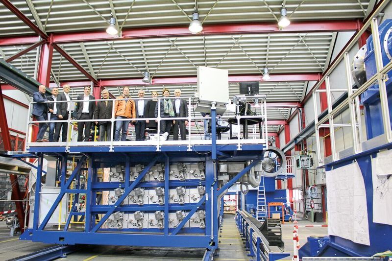 Mit der Roth Composite Technologie werden seit 50 Jahren Filament Winding Anlagen gefertigt und seit über 30 Jahren weltweit führende vollautomatische Maschinen.  (Roth Composite Machinery)