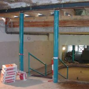 Hier sollen Reinräume entstehen: Lehmputz, Stroh und Balken an ungünstigen Stellen erschwerten die Planung der neuen Herstellräume. Bild: Nerling Systemräume GmbH