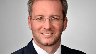 Tobias Simmendinger ist Dipl.-Ing. der Technischen Universität München und verfügt über Erfahrungen in den Bereichen Produktmanagement, Vertrieb und Marketing für hydraulische Antriebstechnik. (Linde Hydraulics)