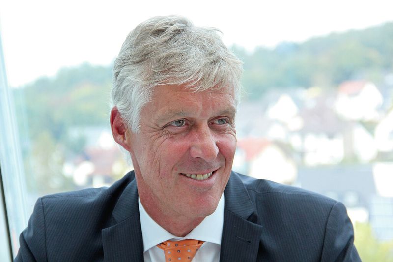 Dr. Thomas Steffen: 