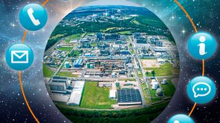 Moderne Kommunikation findet auf vielen verschiedenen Kanälen statt. Neben sozialen Netzwerken, Mitarbeiterzeitschrift, Nachbarschaftsmagazin und Pressearbeit, darf auch der persönliche Austausch nicht fehlen. (Infraserv Knapsack; © Reservoir Dots, ©mozZz - stock.adobe.com)