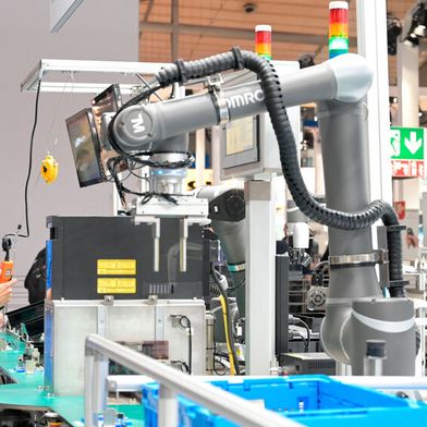 Omron will sowohl soziale als auch wirtschaftliche Werte schaffen und so gleichzeitig den Unternehmenswert maximieren.  (Bild: © Martin Klindtworth / Omron)