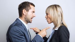 Konflikte zwischen Kollegen beeinflussen in der Regel auch das Arbeitsergebnis. (Bild: DDRockstar - stock.adobe.com)