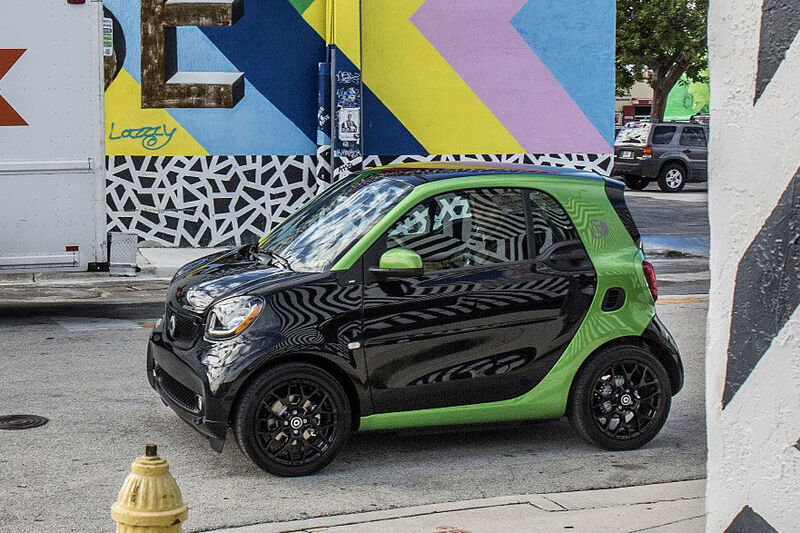 Smart bietet den Fortwo wieder als Elektroauto an. (Daimler)