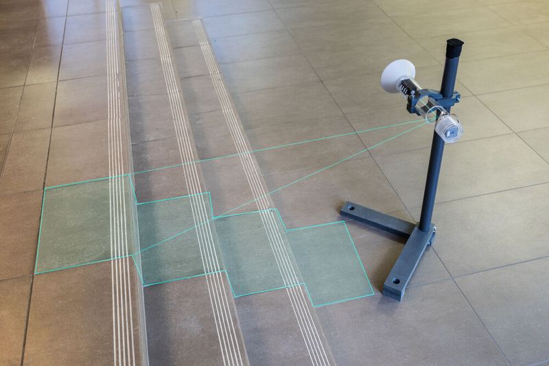 Ein Radar-on-Chip-Sensor scannt die Umgebung für die elektronische Steuerung zum Beispiel von Beinprothesen. (Rainer Bez / Fraunhofer IPA)