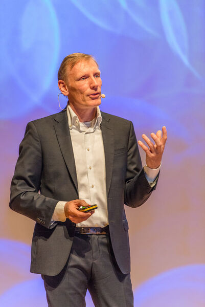 Hans-Jürgen Werner, Intel, bei seinem Vortrag „Vom ‚Element‘ zum Geschäftserfolg“ (RENE SPALEK / WWW.SPALEK.COM / studio@spalek.com)