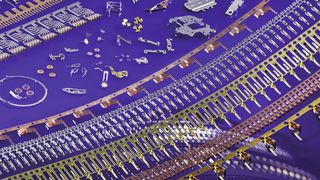 Stanzteile: Im Bereich Stanzpaketieren hat Hölzel eine Lösung entwickelt, die die Produktivität gegenüber herkömmlichen Stanzpaketierwerkzeugen um 100 % erhöht. (Bild: Hölzel)