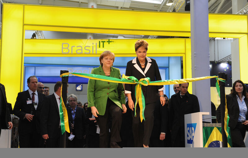 Rundgang der Bundeskanzlerin der Bundesrepublik Deutschland, Dr. Angela Merkel mit Dilma Rousseff, Präsidentin der Föderativen Republik Brasilien (Archiv: Vogel Business Media)