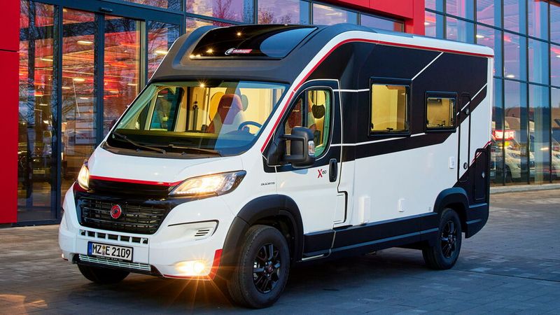 Der Challenger Combo X150 positioniert sich zwischen Kastenwagen und kompaktem Teilintegrierten und wird ausschließlich in Komplettausstattung für rund 60.000 Euro angeboten. (Bild: Challenger)