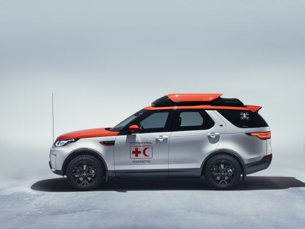 Project Hero wird auch Unterstützung bei konkreten Notfällen leisten, etwa wenn das Rote Kreuz bei heftigen Schneefällen oder Hochwasser gefragt ist. (Land Rover)