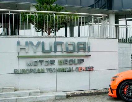 Opel hat sein Testzentrum in Düsseldorf dichtgemacht, Hyundai hat seins am gleichen Ort erweitert. Lesen Sie hier, was die Koreaner auf dem Square Campus nun noch alles machen können ...(Bild:  Hyundai)