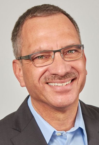 Rudolf Sosnowsky, Technischer Leiter (CTO) bei Hy-Line Computer Components: „Um die Ergonomie weiter zu steigern erfordert der Einzug von Touchsreens in die Medizintechnik nicht nur ein Umdenken im Hardware-Design, sondern auch im Bedienkonzept der Software.“ (Hy-Line)