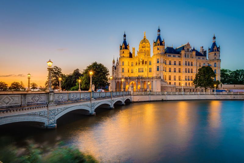 Der Landtag von Mecklenburg-Vorpommern hat in erster Lesung über ein Gesetz beraten, auf dessen Grundlage schon im kommenden Jahr ein Landesamt gergündet werden soll, dass die Kräfte im eGovernment bündeln soll Der Landtag von Mecklenburg-Vorpommern hat in erster Lesung über ein Gesetz beraten, auf dessen Grundlage schon im kommenden Jahr ein Landesamt gergündet werden soll, dass die Kräfte im eGovernment bündeln soll