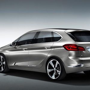 (BMW)
