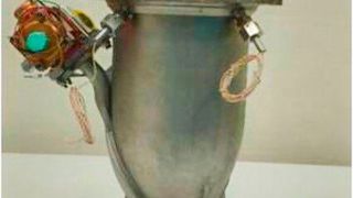 Das flüssigkeitsgetriebene Raketentriebwerk PS4 wurde bisher konventionell gefertigt und dabei musste 656 Kilogramm Schmiede- und Blechteil verwendet werden. Aufgrund der neuen additiven Fertigung per SLM brauche es nur noch rund 14 Kilogramm Metallpulver. (Bild: ISRO)