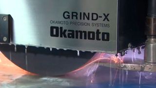Flat grinding is characterised by so-called air grinding, especially with large workpieces, which costs unnecessary time, energy and therefore money. However, Okamoto Machine Tool has now put an end to typical air grinding with MAP Grinding. (Source: Okamoto)