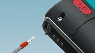 Mobil und einfach in der Handhabung: das neue Crimphandy von Phoenix Contact. (Bild: Phoenix Contact)