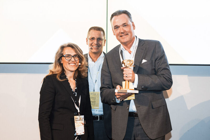Project of the Year – Ralf Brümmer (r., Securitas Automotive Services) (Axis Communications)