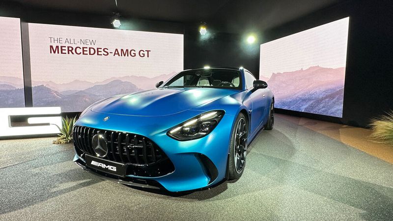 Der AMG GT hat nun nicht nur erstmals vier Sitze, sondern obendrein noch einen urlaubstauglichen Kofferraum. (Bild: Mercedes-Benz)