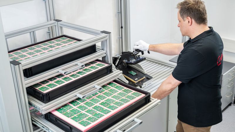In Lauda-Königshofen werden die Ex-geschützten Mobilgeräte gefertigt. (Bild: ROLF_NACHBAR)