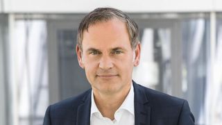 VW-Konzernchef Oliver Blume ist gleichzeitig Porsche-Chef. Die Doppelfunktion ist Aktionären ein Dorn im Auge. (Bild: Porsche)
