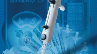 Der neue manuelle Mehrfachdispenser HandyStep S macht das Serienpipettieren noch einfacher.  (Bild: Brand)