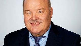 „Jetzt muss es darum gehen, gemeinsam die richtigen Maßstäbe für ein dauerhaftes Wiederhochfahren der Wirtschaftsleistung zu setzen. Und da führt kein Weg am Mittelstand vorbei“, sagt Albert Vetterl, Präsident des Kfz-Gewerbe Bayern. (Bild: Kfz-Gewerbe Bayern)