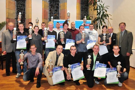 Am Ende des langen Wettkampftages waren alle Teilnehmer des Bundesleistungswettbewerbes erleichtert. Die Aufgaben, die sie zu bewältigen hatten, waren nicht ohne ... (Archiv: Vogel Business Media)