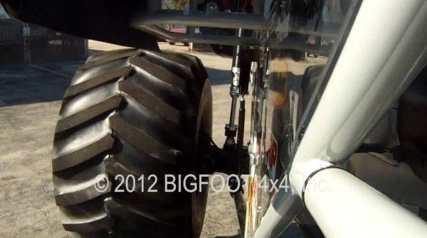 Der Bigfoot 20: der weltweit erste Monstertruck mit Elektroantrieb macht mit über 260 kW und 1100 Nm Autos umweltschonend platt (Bild: Bigfoot 4x4 Inc.)