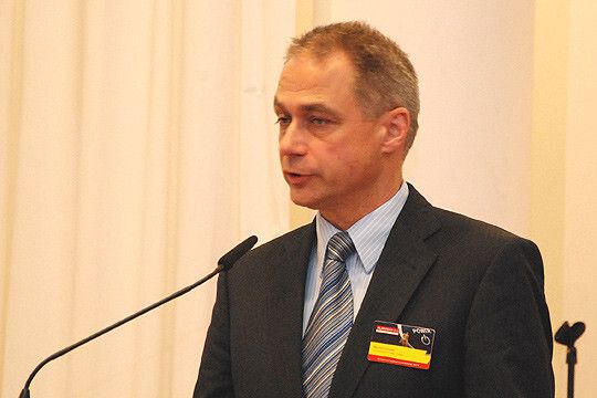 Händlerverbandsvizepräsident Bernd Förster wies darauf hin , dass der Händlerverband im vergangenen Jahr 12.000 Stunden ehrenamtlich gearbeitet habe. (Foto: Mauritz)