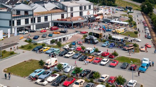 1.000 Besucher kamen Anfang Juli zum Summer-Opening von Classicbid nach Bingen.(Bild:  Classicbid)