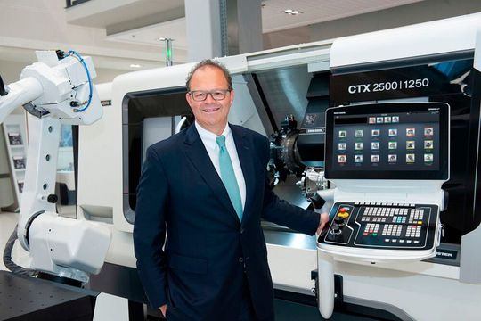 DMG-Mori-Vorstandsvorsitzender Christian Thönes: „2022 war ein Jahr mit Top-Performance, aber zugleich ein Jahr großer, globaler Herausforderungen.“ Das Auftragsgeschäft stieg dennoch um rund 15 Prozent (rund 390 Millionen Euro). Hier ein Lagebericht. DMG-Mori-Vorstandsvorsitzender Christian Thönes: „2022 war ein Jahr mit Top-Performance, aber zugleich ein Jahr großer, globaler Herausforderungen.“ Das Auftragsgeschäft stieg dennoch um rund 15 Prozent (rund 390 Millionen Euro). Hier ein Lagebericht.
