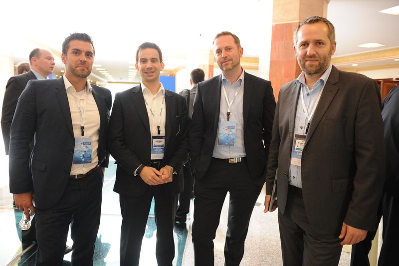 (v. l.) Welat Grigoleit und Marco Richter von Sophos zusammen mit Elmar Steinhoff und Michael Meermann von der ARTADA GmbH (Bild: Sophos)