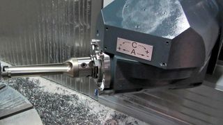 Kernstück der Unispeed-Baureihe: kompakter Orthogonalkopf, der 64.800 Positionen anfahren kann. (SHW)