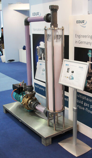 Schlürfbetrieb und Mitförderung von Feststoffen. Dieses Funktionsmodell zeigt auf der Ifat die Stärken der Edur-FUB-Pumpenreihe. (Edur)