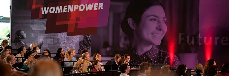Die Netzwerk- und Diskussionsveranstaltung Women Power richtet sich an Frauen, die sich für Führungspositionen im MINT-Bereich interessieren. (Bild:  Hannover Messe)
