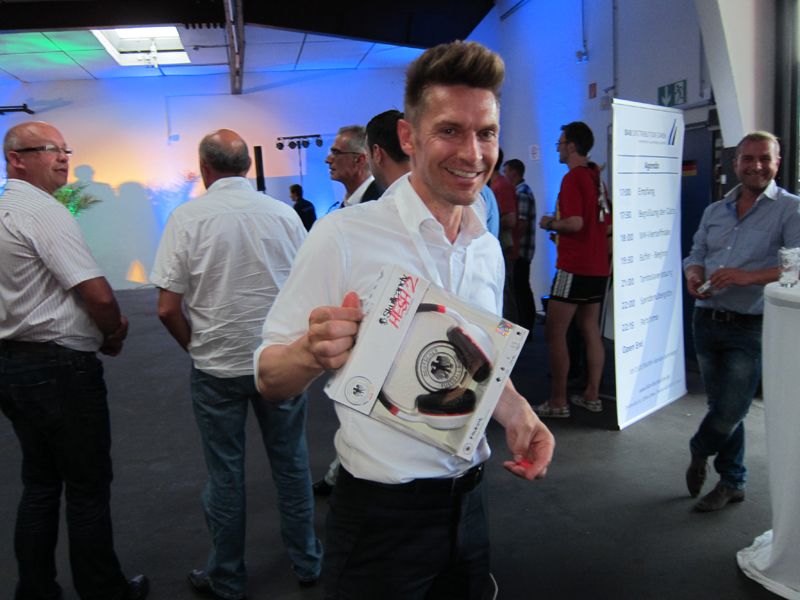 Stefan Mandl, WD, gewann coole Kopfhörer. (Bild: IT-BUSINESS)