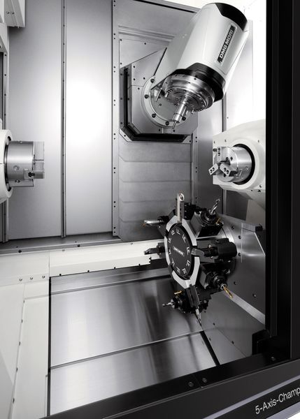 Trotz der kleinsten Aufstellfläche in ihrem Marktumfeld bietet die «NTX 1000 2nd Generation» einen gross dimensionierten Arbeitsraum. (Bild: DMG MORI)