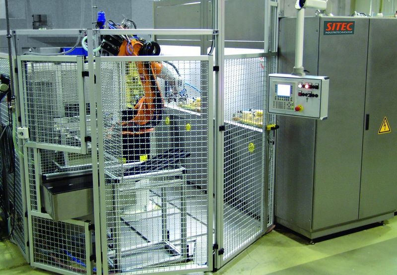 Bild: Die Maschine lässt sich modular zu einem Automaten mit Tandem-Bearbeitungsstation und Roboterhandling erweitern. Bilder: Sitec (Archiv: Vogel Business Media)