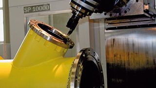 Ein Highlight der Hausausstellung war das Interpolationsdrehen einer Flansche auf dem Soraluce-Fräs- und Bohrcenter SP 10000. Bild: Kuttkat (Archiv: Vogel Business Media)